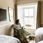 Fitz Of Inch - Exclusive & Self-catering ゲストハウス