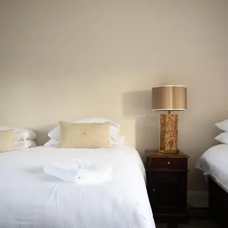 ゲストハウス Fitz Of Inch