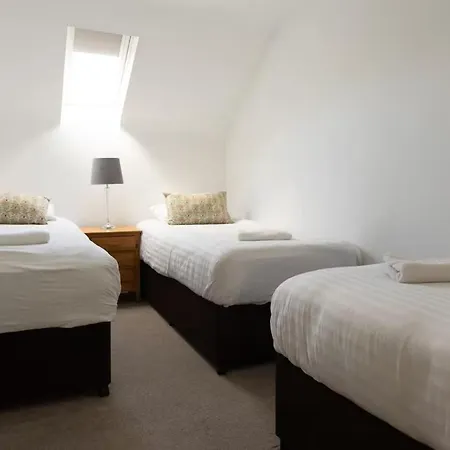 ゲストハウス Fitz Of Inch 4*